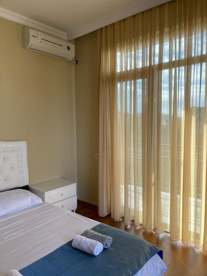Green Yard Hotel 巴统 外观 照片