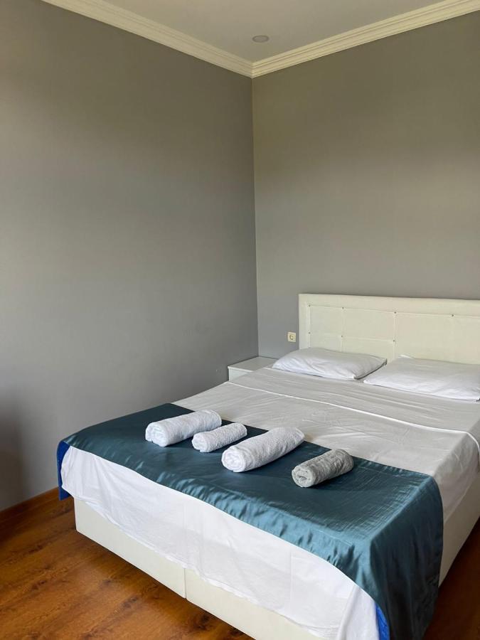 Green Yard Hotel 巴统 外观 照片